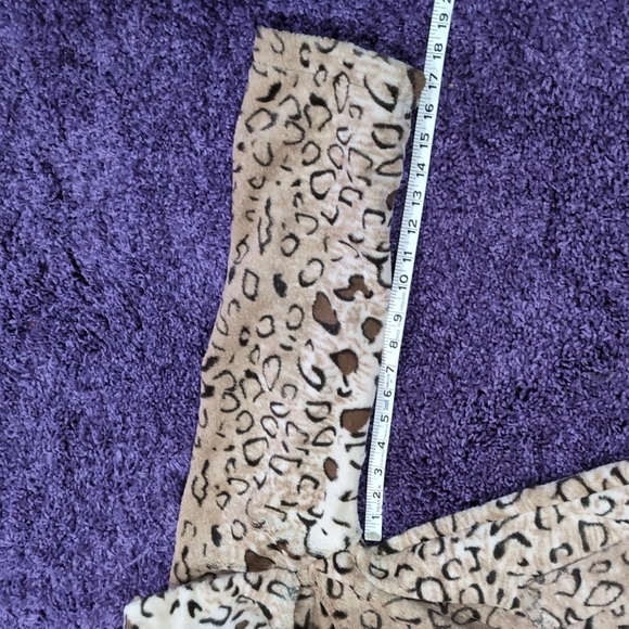 Sisters Outerwear Faux Fur Coat in Large Lined - Picture 6 of 8